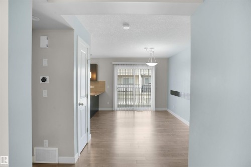 33 9535 217 Street, Edmonton, AB - Indoor