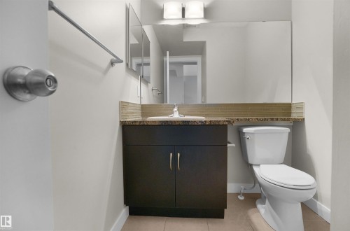 33 9535 217 Street, Edmonton, AB - Indoor Photo Showing Bathroom
