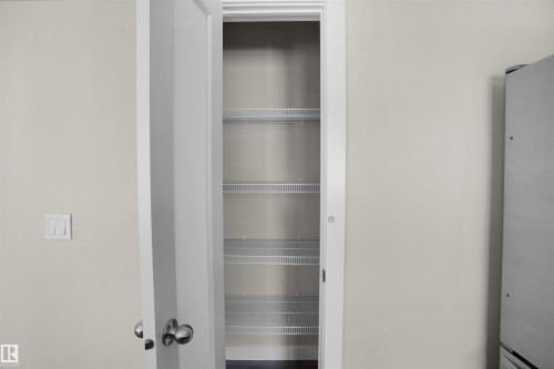 33 9535 217 Street, Edmonton, AB - Indoor Photo Showing Other Room