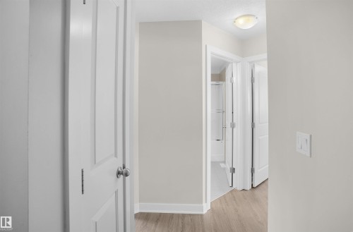 33 9535 217 Street, Edmonton, AB - Indoor Photo Showing Other Room