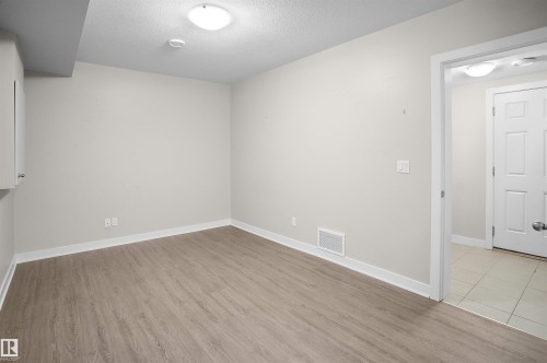 33 9535 217 Street, Edmonton, AB - Indoor Photo Showing Other Room