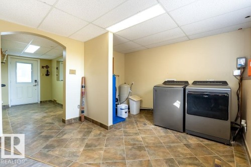 224061 Twp Road 462, Rural Wetaskiwin County, AB - Indoor Photo Showing Laundry Room