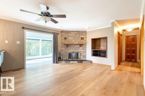224061 Twp Road 462, Rural Wetaskiwin County, AB - Indoor Photo Showing Living Room With Fireplace