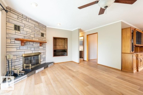 224061 Twp Road 462, Rural Wetaskiwin County, AB - Indoor Photo Showing Living Room With Fireplace