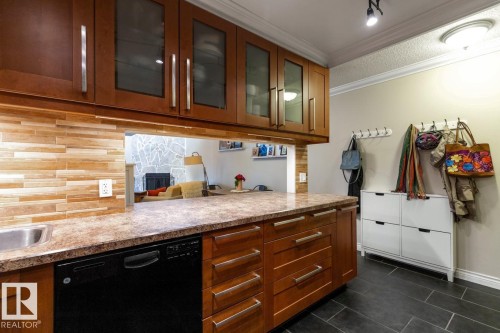 410 10139 117 Street, Edmonton, AB - Indoor