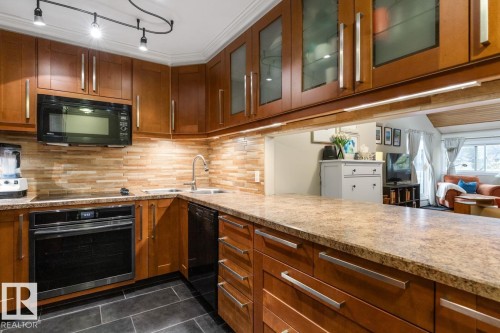 410 10139 117 Street, Edmonton, AB - Indoor Photo Showing Kitchen