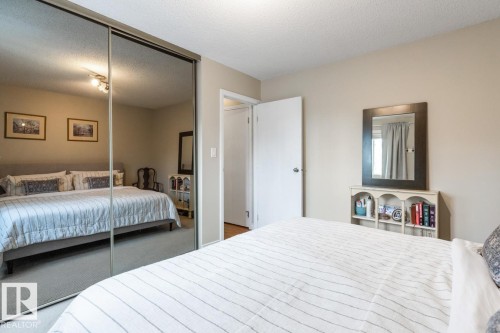 410 10139 117 Street, Edmonton, AB - Indoor Photo Showing Bedroom