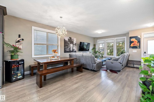 135 Gilmore Way, Spruce Grove, AB - Indoor Photo Showing Living Room