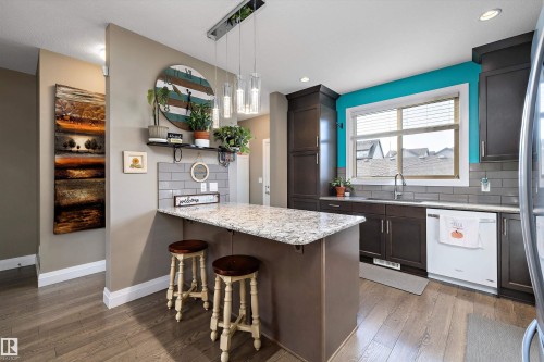 135 Gilmore Way, Spruce Grove, AB - Indoor Photo Showing Kitchen With Upgraded Kitchen