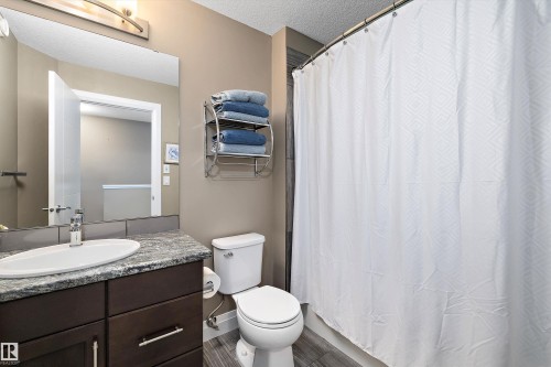 135 Gilmore Way, Spruce Grove, AB - Indoor Photo Showing Bathroom