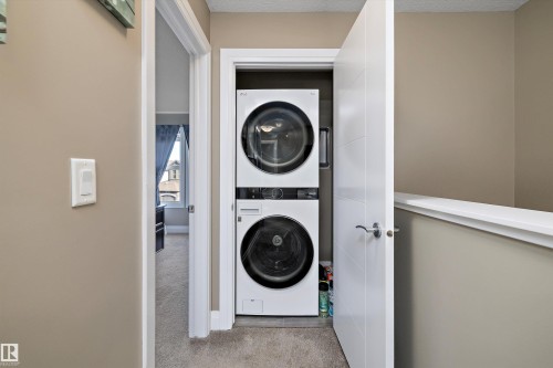 135 Gilmore Way, Spruce Grove, AB - Indoor Photo Showing Laundry Room