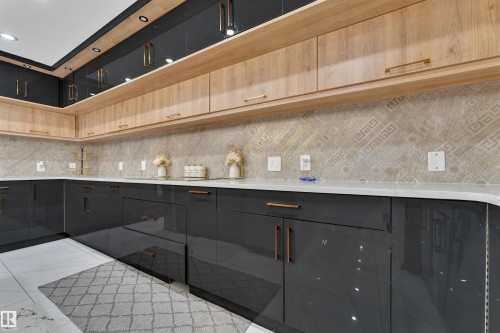 230 23020 Twp522, Rural Strathcona County, AB - Indoor Photo Showing Kitchen