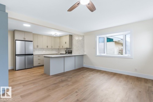 8316 68A Street, Edmonton, AB - Indoor Photo Showing Kitchen