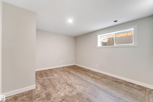2404 13 Avenue, Edmonton, AB - Indoor Photo Showing Other Room