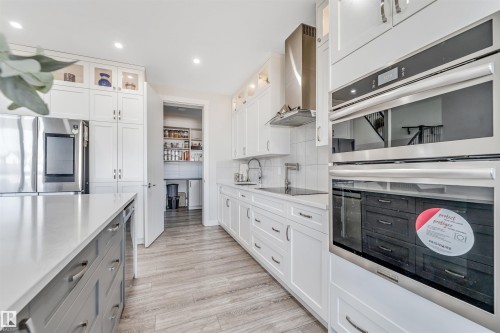 2404 13 Avenue, Edmonton, AB - Indoor Photo Showing Kitchen With Upgraded Kitchen