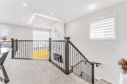 2404 13 Avenue, Edmonton, AB - Indoor Photo Showing Other Room