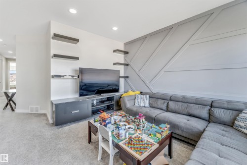 2404 13 Avenue, Edmonton, AB - Indoor Photo Showing Living Room