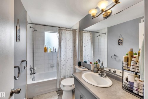 303 11445 41 Avenue, Edmonton, AB - Indoor Photo Showing Bathroom