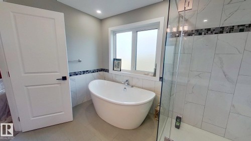 8809 148 Street, Edmonton, AB - Indoor Photo Showing Bathroom