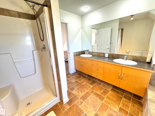 14418 98 Street, Edmonton, AB - Indoor Photo Showing Bathroom