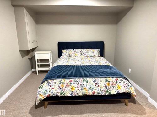 14418 98 Street, Edmonton, AB - Indoor Photo Showing Bedroom
