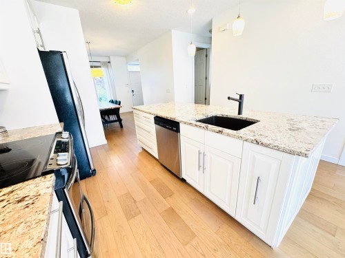 14418 98 Street, Edmonton, AB - Indoor Photo Showing Kitchen With Upgraded Kitchen