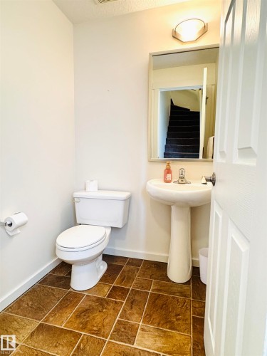 14418 98 Street, Edmonton, AB - Indoor Photo Showing Bathroom