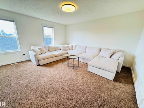 14418 98 Street, Edmonton, AB - Indoor Photo Showing Living Room