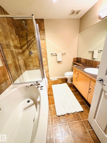 14418 98 Street, Edmonton, AB - Indoor Photo Showing Bathroom