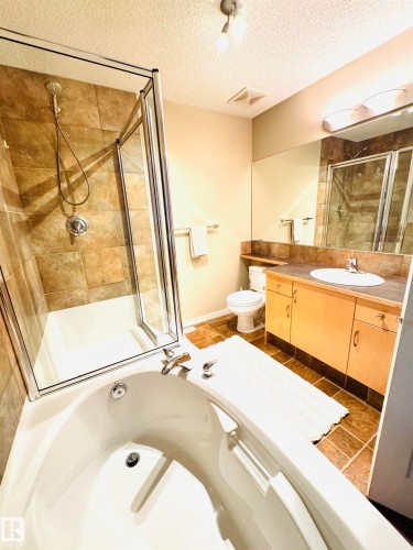 14418 98 Street, Edmonton, AB - Indoor Photo Showing Bathroom