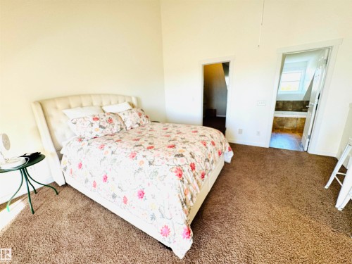 14418 98 Street, Edmonton, AB - Indoor Photo Showing Bedroom
