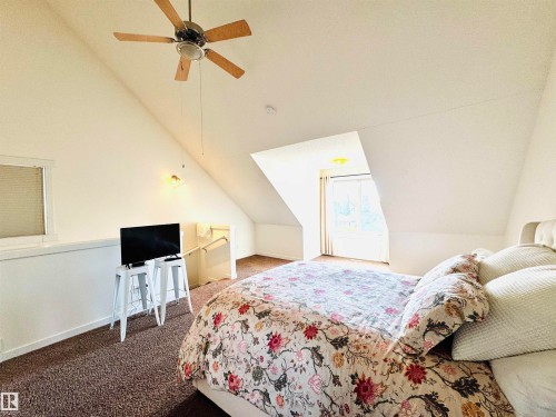 14418 98 Street, Edmonton, AB - Indoor Photo Showing Bedroom