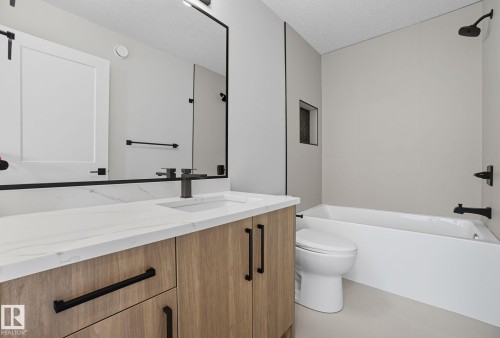4 Harley Way, Spruce Grove, AB - Indoor Photo Showing Bathroom