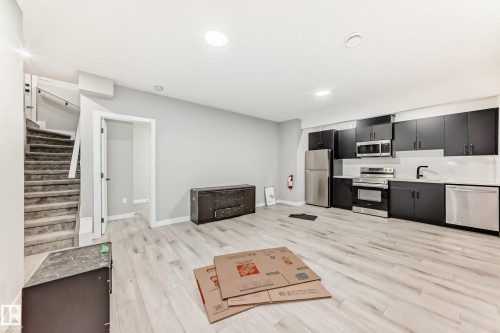 6819 171 Avenue, Edmonton, AB - Indoor Photo Showing Other Room