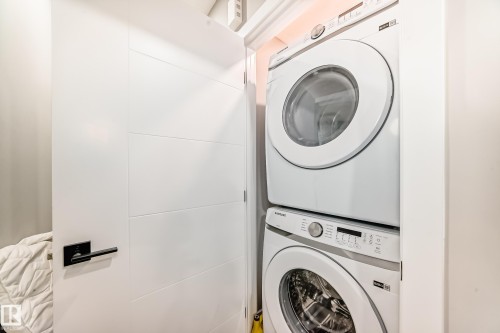 6819 171 Avenue, Edmonton, AB - Indoor Photo Showing Laundry Room