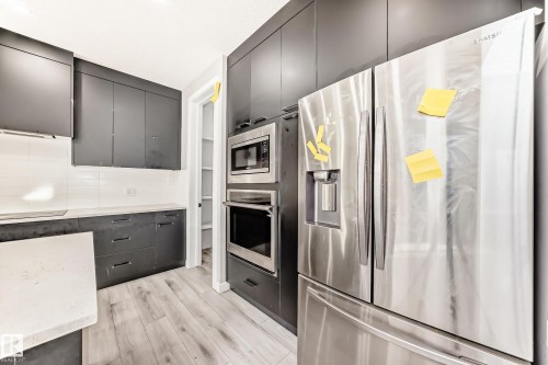 6819 171 Avenue, Edmonton, AB - Indoor Photo Showing Kitchen