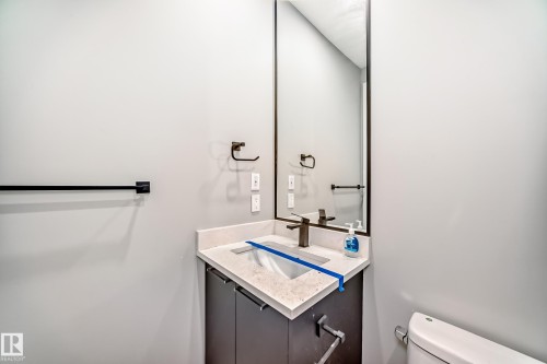 6819 171 Avenue, Edmonton, AB - Indoor Photo Showing Bathroom