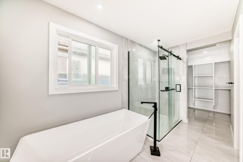 6819 171 Avenue, Edmonton, AB - Indoor Photo Showing Bathroom