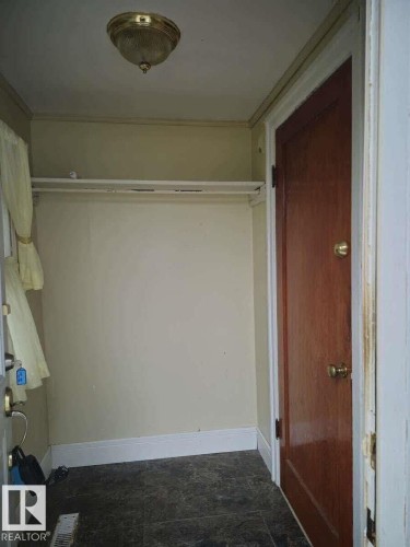 4924 53 Street, Innisfree, AB - Indoor