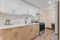 70 AMBERLY Crest  Edmonton, AB T5A 0H9