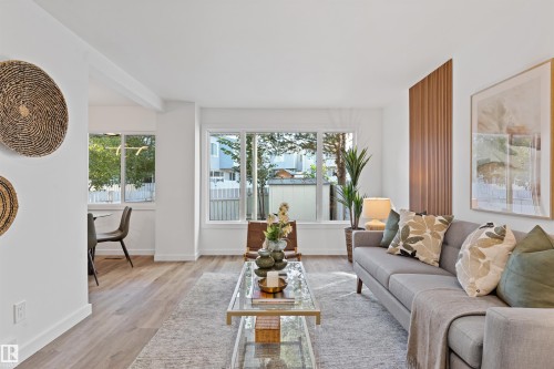 70 Amberly Crest, Edmonton, AB - Indoor Photo Showing Living Room