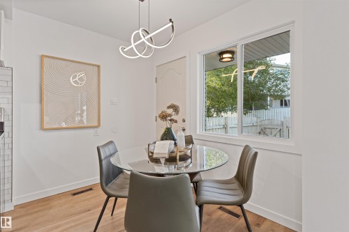 70 Amberly Crest, Edmonton, AB - Indoor Photo Showing Dining Room