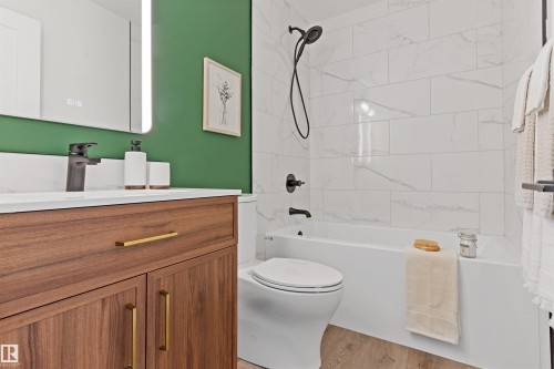 70 Amberly Crest, Edmonton, AB - Indoor Photo Showing Bathroom