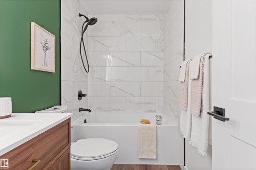 70 Amberly Crest, Edmonton, AB - Indoor Photo Showing Bathroom