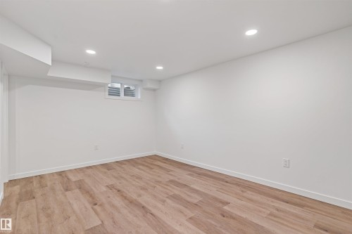 70 Amberly Crest, Edmonton, AB - Indoor Photo Showing Other Room