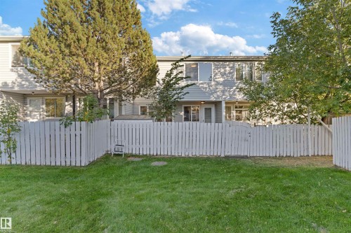 70 Amberly Crest, Edmonton, AB - Outdoor