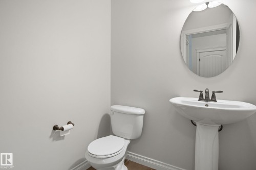 2209 Austin Way, Edmonton, AB - Indoor Photo Showing Bathroom