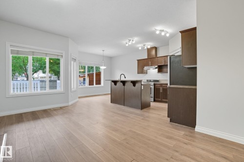 2209 Austin Way, Edmonton, AB - Indoor Photo Showing Kitchen