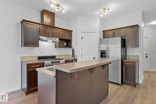 2209 Austin Way, Edmonton, AB - Indoor Photo Showing Kitchen