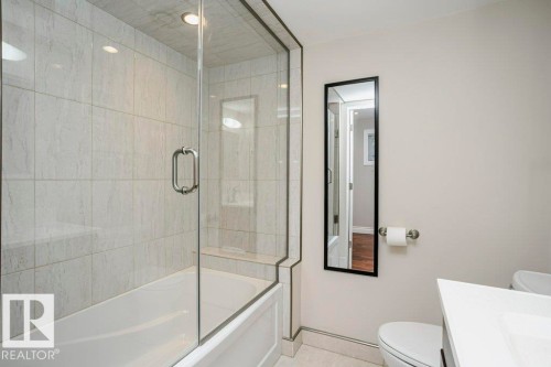 9119 117 Street, Edmonton, AB - Indoor Photo Showing Bathroom
